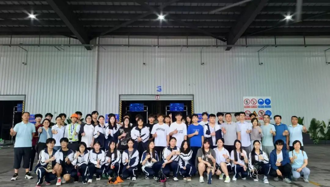 我校组织工贸直属教学点学生到广州鼎胜