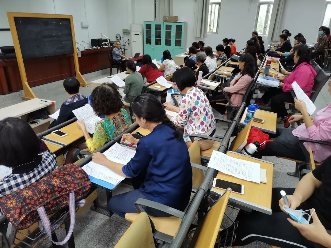 番禺电大副校长钟石林