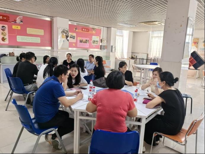 教学检查督导小组由教学中心副主任易远