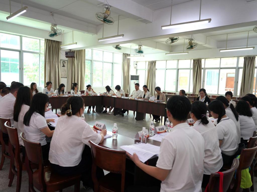 学校领导