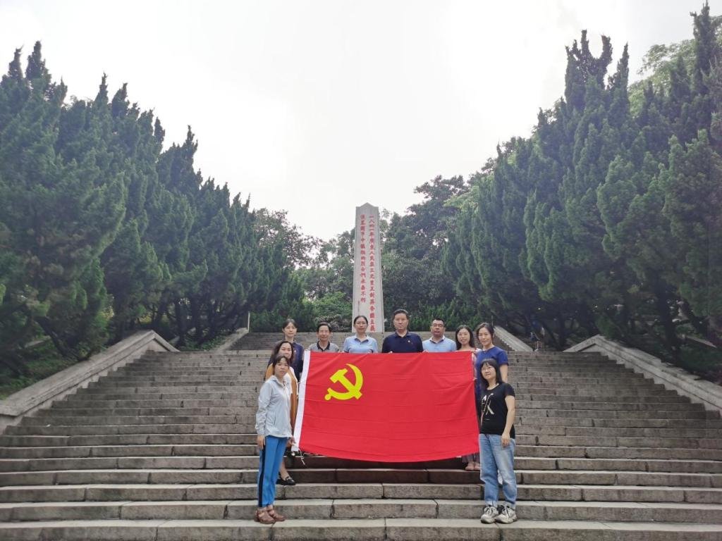 务必敢于斗争