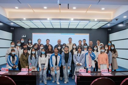 提前适应社会就业创业的挑战